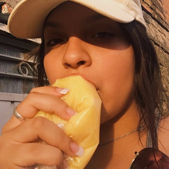 Meet your Posher, Yessica - Picture 1 of 1